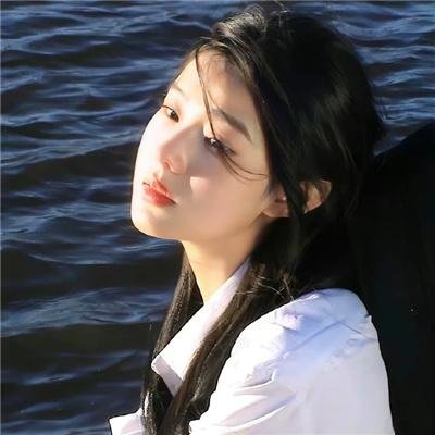 站起来的女孩
